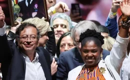 Eski Gerilla Gustavo Petro Kolombiya’nın Yeni Devlet Başkanı Oldu…