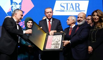Hem Erdoğan’a Hem Paraya Aşık…