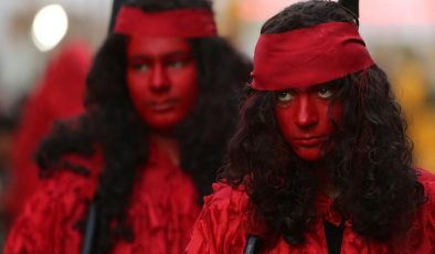 İran’da Kerbela Anmaları: Sokaklar Kırmızıya Boyandı…