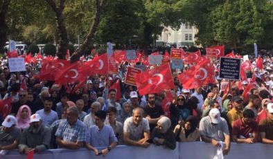 İstanbul’da LGBTİ+ Karşıtı Miting…