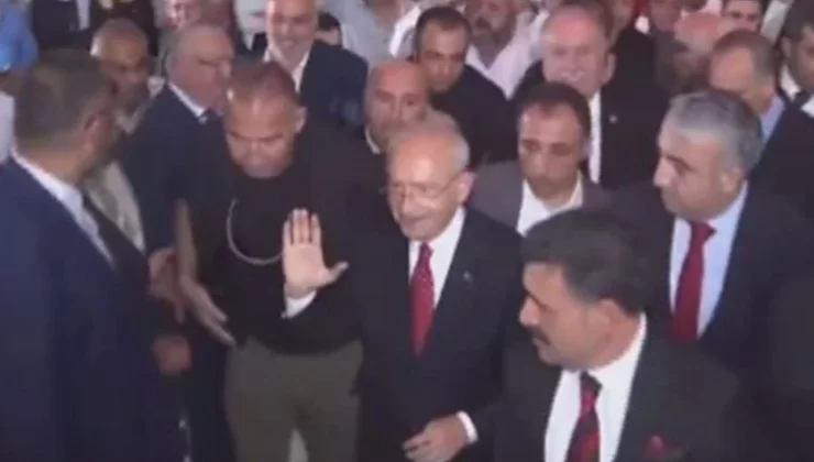 Ülkücüler Kılıçdaroğlu’nu ‘Bozkurt Kemal’ Sloganlarıyla Karşıladı…