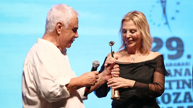 Altın Koza’da Onur Ödülleri Hale Soygazi ve Müjdat Gezen’in…