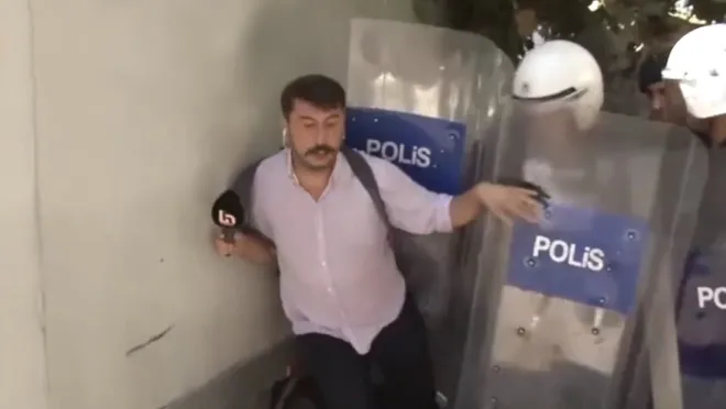 Polis,Tokatköy’de Halk TV Muhabirini Tartakladı…