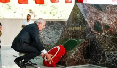 Kılıçdaroğlu, Özal ve Menderes’in Anıt Mezarlarını Ziyaret Etti…