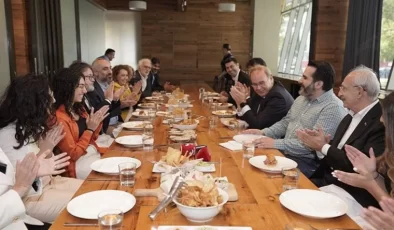 Kılıçdaroğlu, ABD’de Türk Öğrencilerle Bir Araya Geldi…