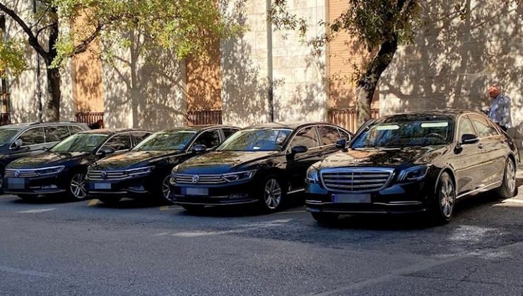 Meclis’e 20 Milyonluk Arabayla Niye Geldin?