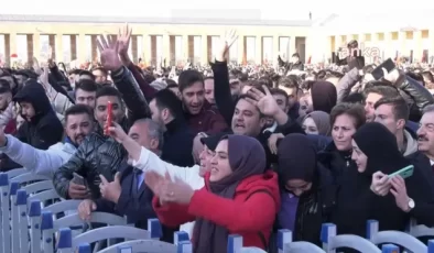 10 Kasım’da Anıtkabir’de Rabia ve ‘Reis’ Sloganları…
