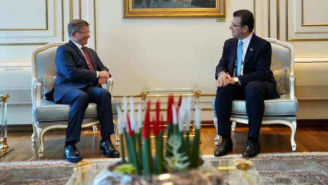 Ahmet Davutoğlu: Adaletsizliğin Karşısında, İmamoğlu’nun Yanındayız…