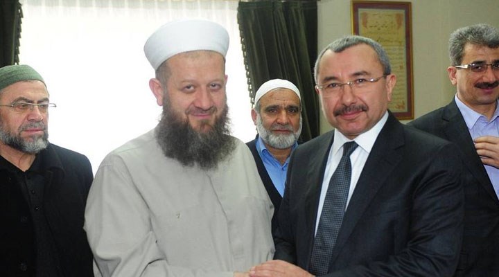 AKP’li Başkan, Yusuf Ziya Gümüşel’i Makamında Ağırlamış…