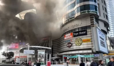İstanbul’da Metrocity AVM’de Yangın…