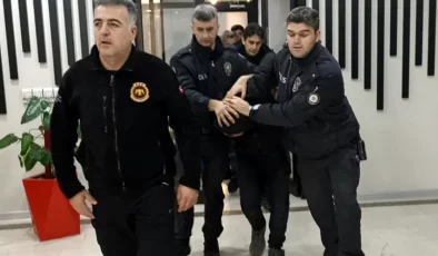 Tanju Özcan’a Bıçaklı Saldırı…