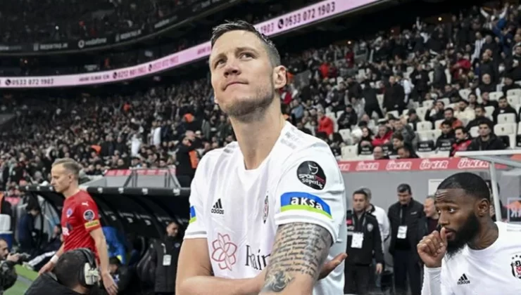 Wout Weghorst Odasını Topladı…