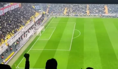 Fenerbahçe Taraftarı: Yalan Yalan Dolan Dolan 20 Sene Oldu İstifa Ulan…