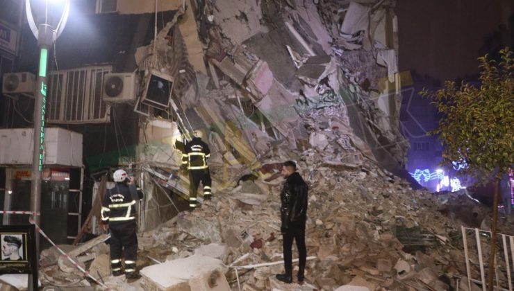 Urfa’da çöken binalar var, Halk pijamalarıyla Sokakta…