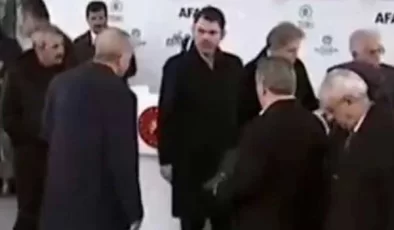 Erdoğan Önüne Geleni Azarlıyor…