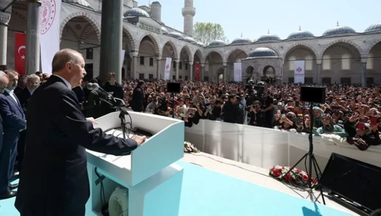 Erdoğan Cami Avlusunda Miting Yaptı…