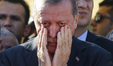 Eski Metin Yazarı Aydın Ünal: Erdoğan’ın Yüzünde Farklı Bir İfade Var,Kadere Teslimiyet Gibi…