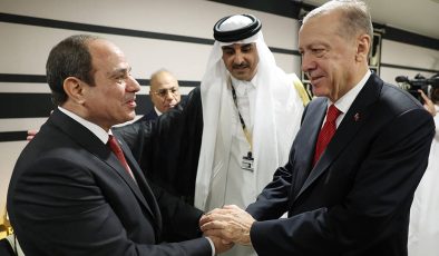 Gitti Katil Sisi, Geldi Kardeş Sisi…