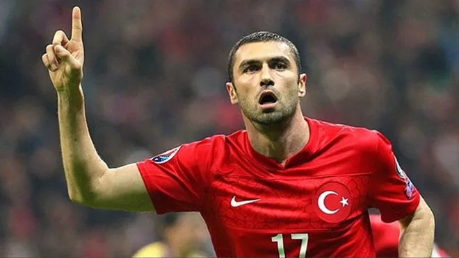 Burak Yılmaz Futbolu Bıraktı…