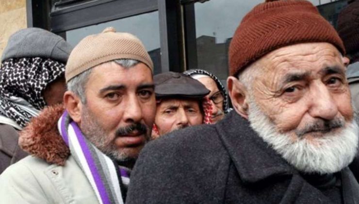 Erhan Usta: Gülsek mi Ağlasak mı?