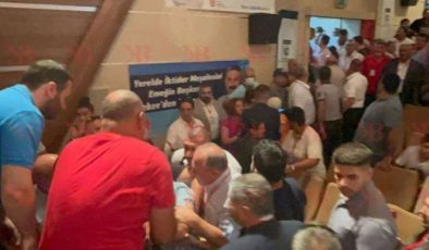 CHP Gebze İlçe Kongresinde Kavga, Küfürler Havada Uçuştu…