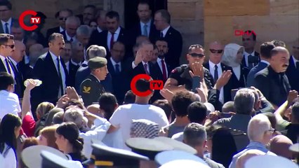 Anıtkabir’de Yine Reis Sloganları…