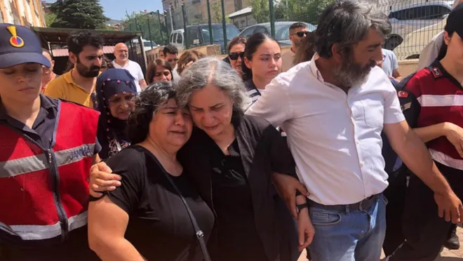 Gültan Kışanak Ablası’nın Cenaze İçin Elazığ’da…