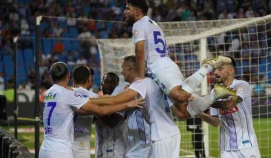 Çaykur Rizespor Trabzonsporu Evinde Vurdu…