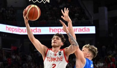 12 Dev Adam İzlanda’yı Devirdi…