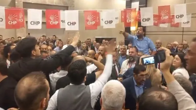 CHP’nin Konya İl Kongresinde Kavga…