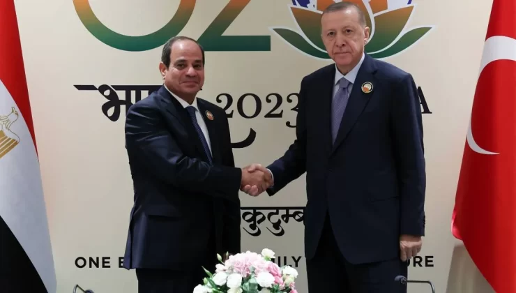 Erdoğan 2. Kez Sisi İle El Sıkıştı…