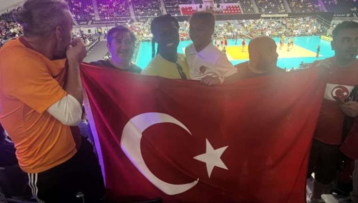 Japonya’da Futbol Oynayan Gomis Filenin Sultanları’nın Maçında…