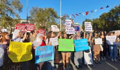 Kadınlar Mahsa Amini İçin Bir Arada…