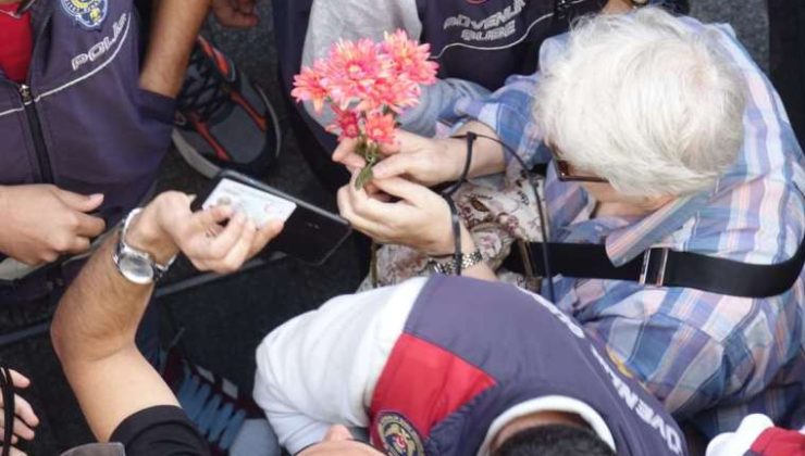 Cumartesi Anneleri: Elimizde Çiçek, Kolumuzda Kelepçe…