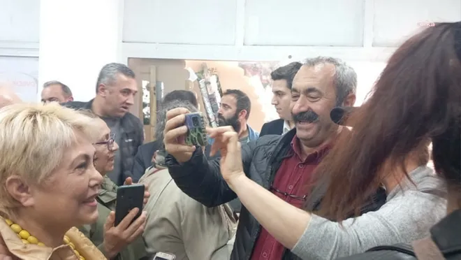 Komünist Başkan’ın Fenomen Yorumu: Patladı…