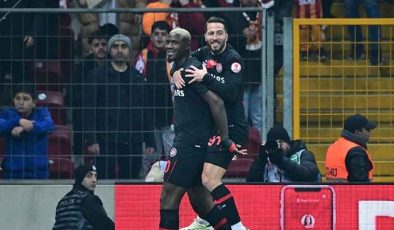 Karagümrük, Galatasarayı Sildi…