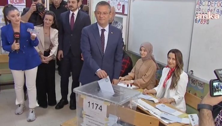 Özgür Özel Manisa’da Oyunu Kullandı…