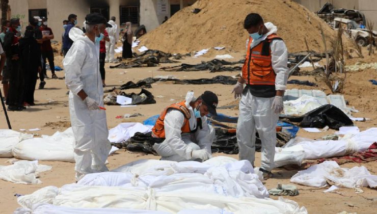 İsrail’in Çekildiği Nasır Hastanesi’ndeki Toplu Mezarlar…