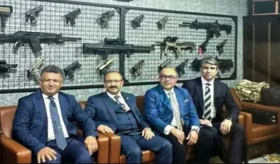 Makam Odasında Cephanelik Sergileyen Hakime Soruşturma Açıldı…