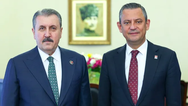 Özgür Özel: Sinan Ateş’in Kanı Orada Kaldıkça Normalleşme Olmaz…