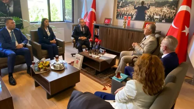 YRP’li Doğan Aydal: Devlet Bey Evlenseydi Hanımı İyi Bakardı…