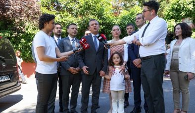 Özgür Özel, Vera’nın Mezuniyet Töreninde…