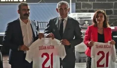 Hacıosmanoğlu DEM Partili Eşbaşkanlara Milli Takım Forması Hediye Etti…