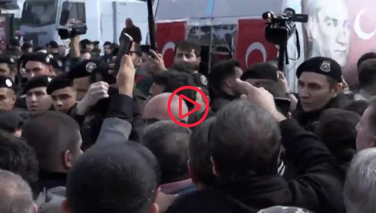 Esenyurt Belediyesi’ni Bariyerlerle Çevren Polis, CHP Otobüsü’nü Ablukaya Alıdı…