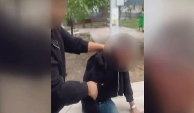 Okul Önünde Öğrencilere Bakarak Mastürbasyon…