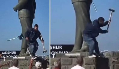 Ayvalık’ta Atatürk Anıtı’na Balyozla Saldırı…