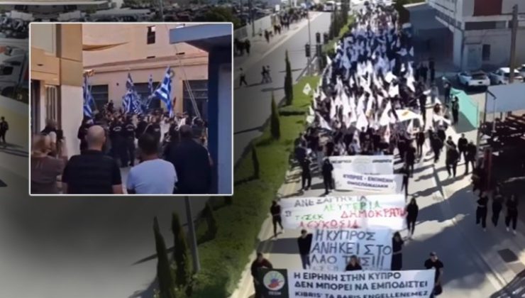 Kıbrıs’ta Rumlar Sınırda KKTC ve Türk Bayraklarını Yaktılar…