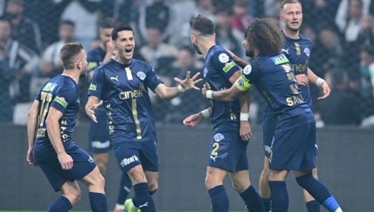 Beşiktaş Evinde Dağıldı…