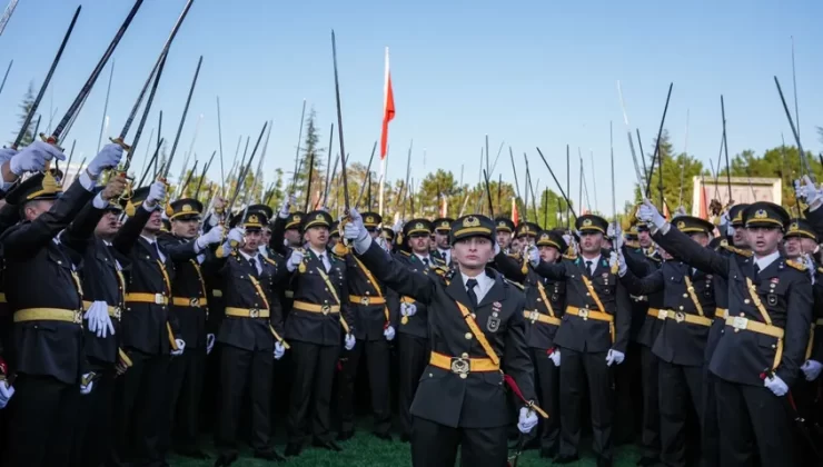 Teğmenler TSK’den İhraç Edildi…