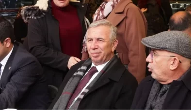 Mansur Yavaş, Ekrem İmamoğlu’na Destek İçin Çağlayan Adliyesinde…